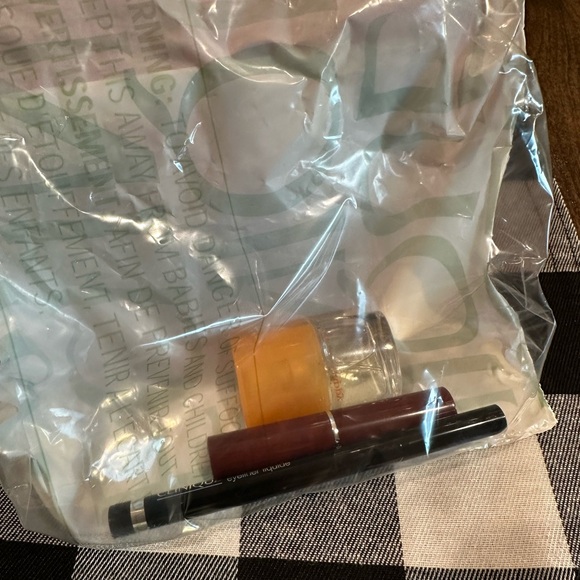 Clinique x Kate Spade makeup pouch NWOT and Clinique makeup gift set NIB - Picture 6 of 13